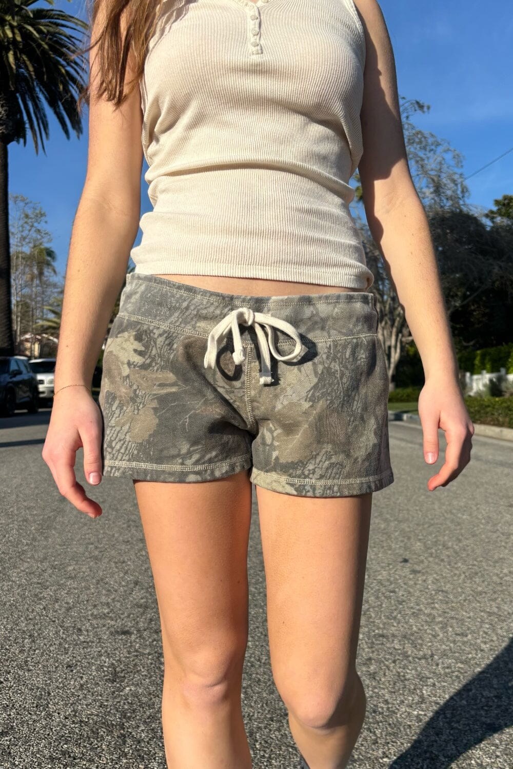 Brandy Melvin USA-Marcie Camouflage Sweatshorts – Brandy Melville