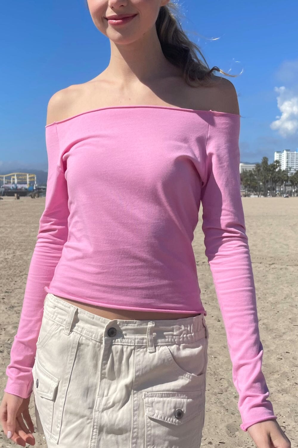 brandy melville white bonnie top  Tops, Long sleeve tops, Outfit