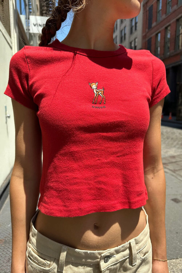 Ashlyn Swiss Deer Top | Red / Cropped Fit