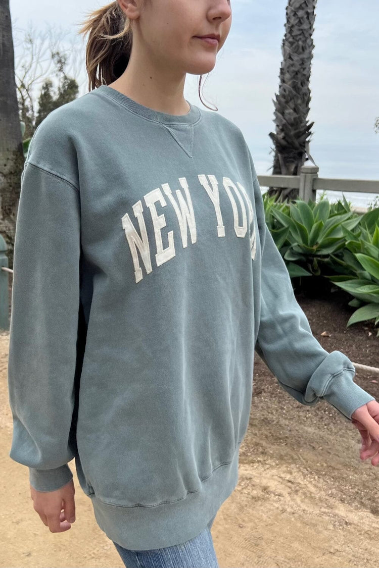 Erica New York Sweatshirt | Sage Green / Oversized Fit
