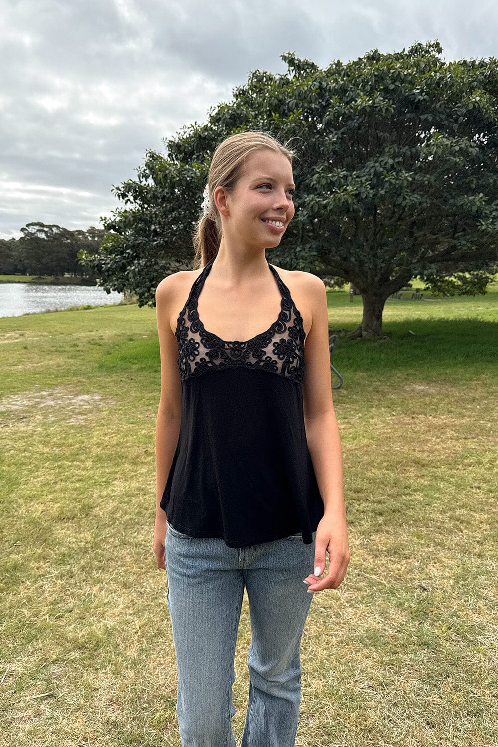 Dalilah Halter Top – Brandy Melville
