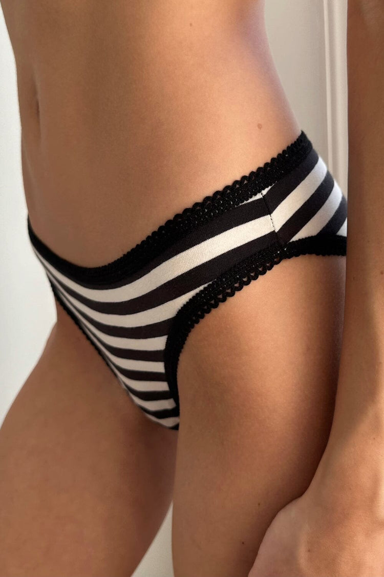 Stripe Scallop Underwear | Black and White / XS/S