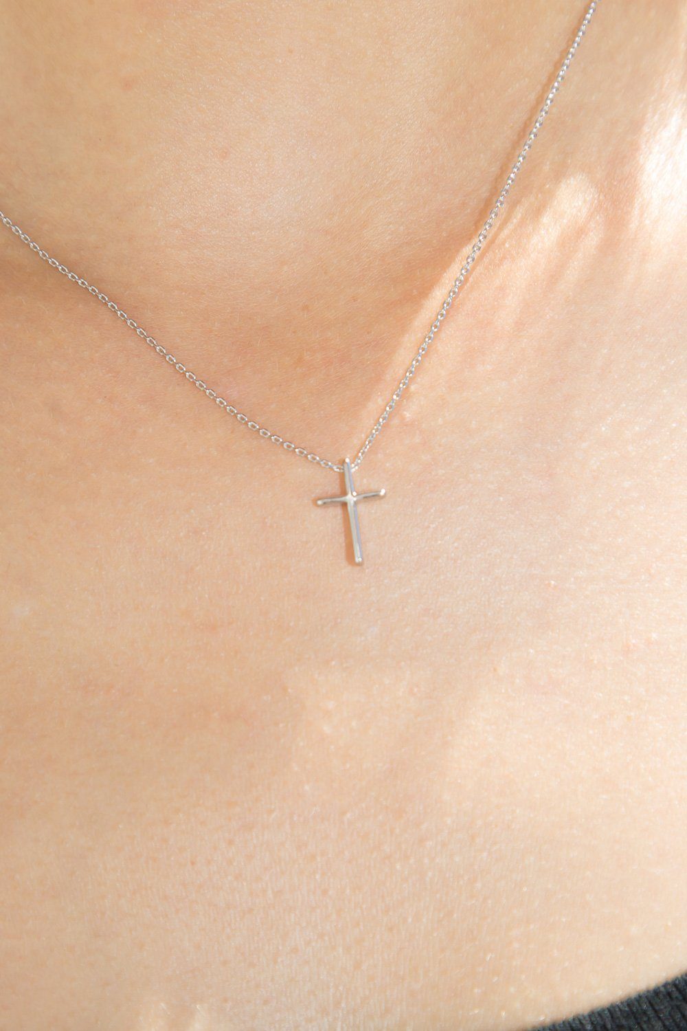 関税込【Brandy Melville】クロス 十字架 ネックレス 2色 Cross Necklace – Brandy Melville