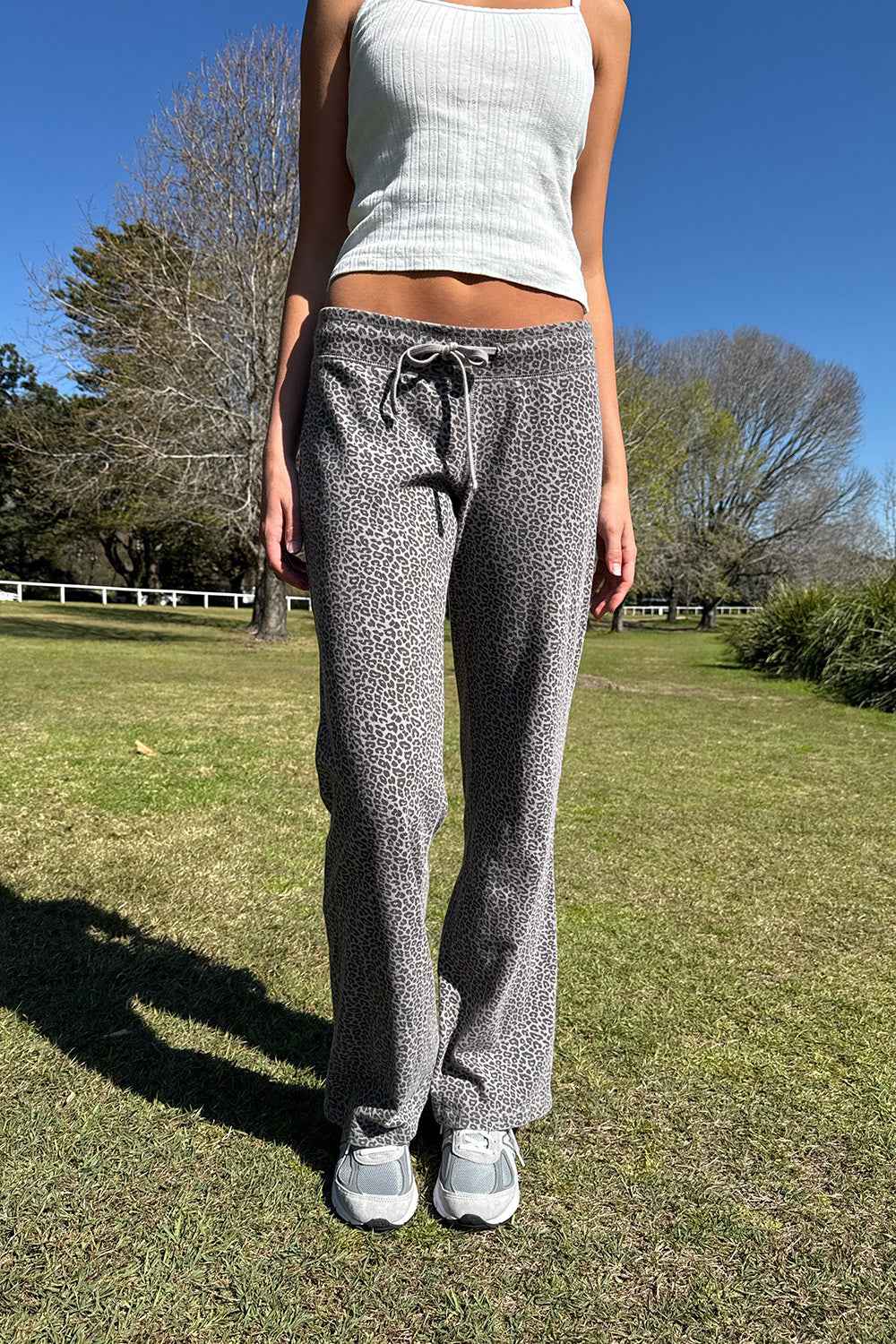 Hilary Leopard Pants | Grey Leopard Print / XS/S