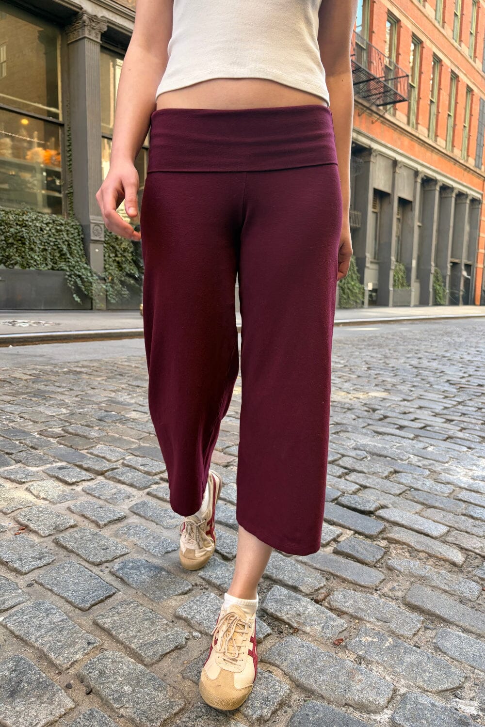 Priscilla Capri Pants | Plum / XS/S