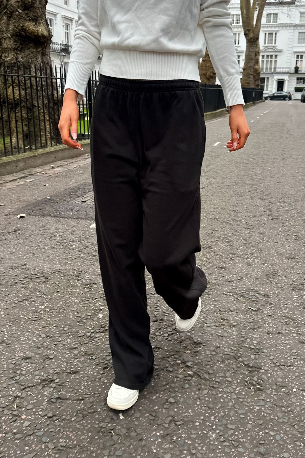 日本未入荷!!【Brandy Melville】Anastasia Pocket Sweatpants Anastasia Soft Pocket Sweatpants – Brandy Melville Europe