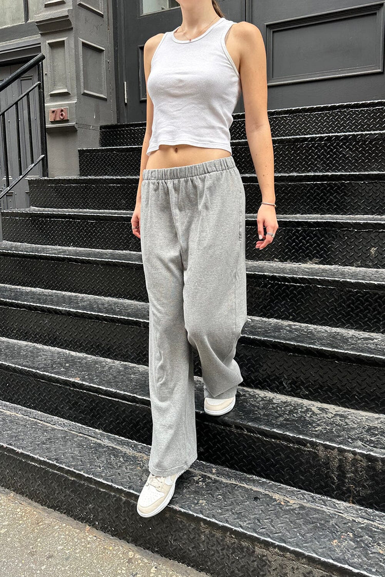 What is the most flattering color/style of sweatpants for women? - Quora