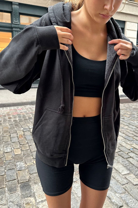 Black / Regular Fit