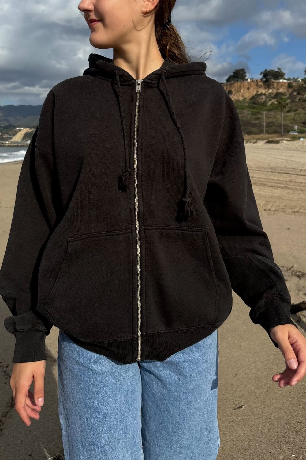 Black / Oversized Fit