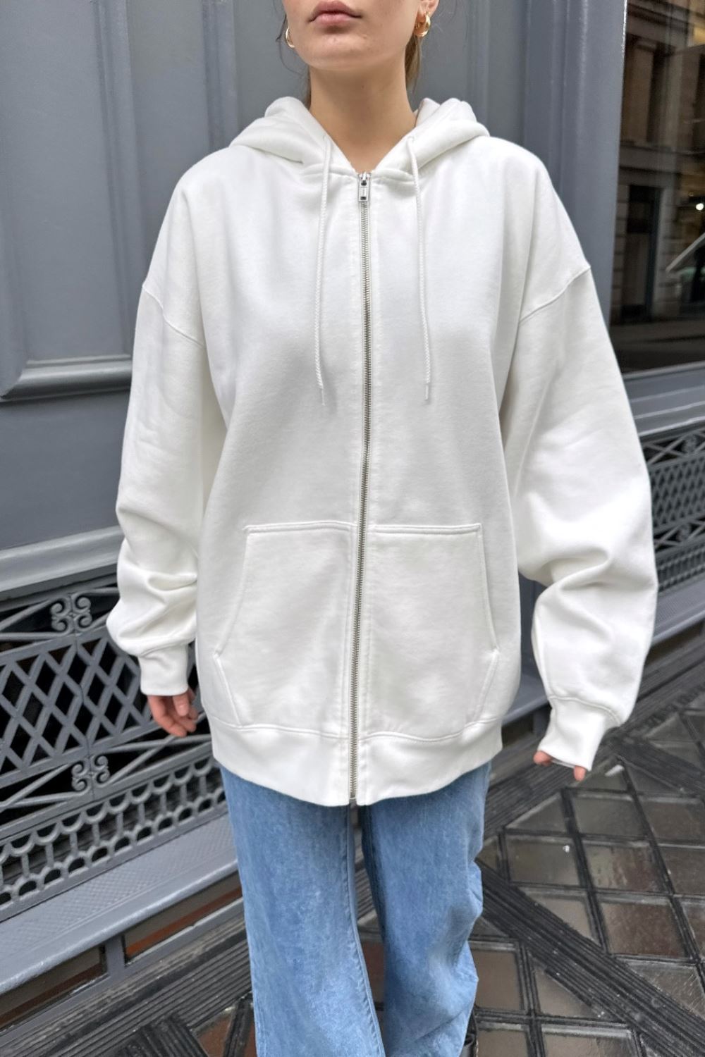 White / Oversized Fit