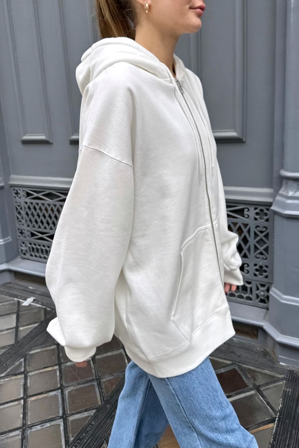 White / Oversized Fit