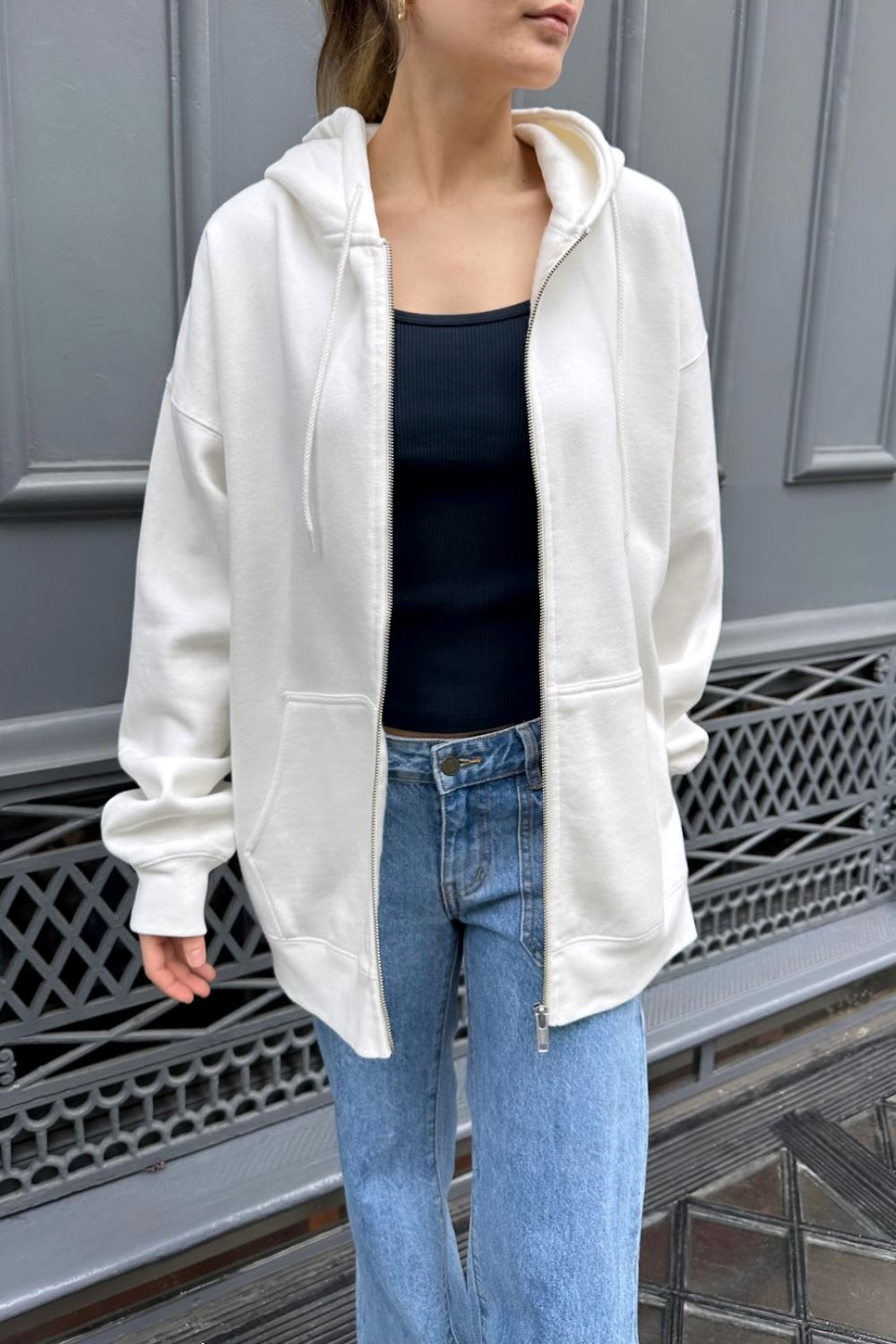 White / Oversized Fit