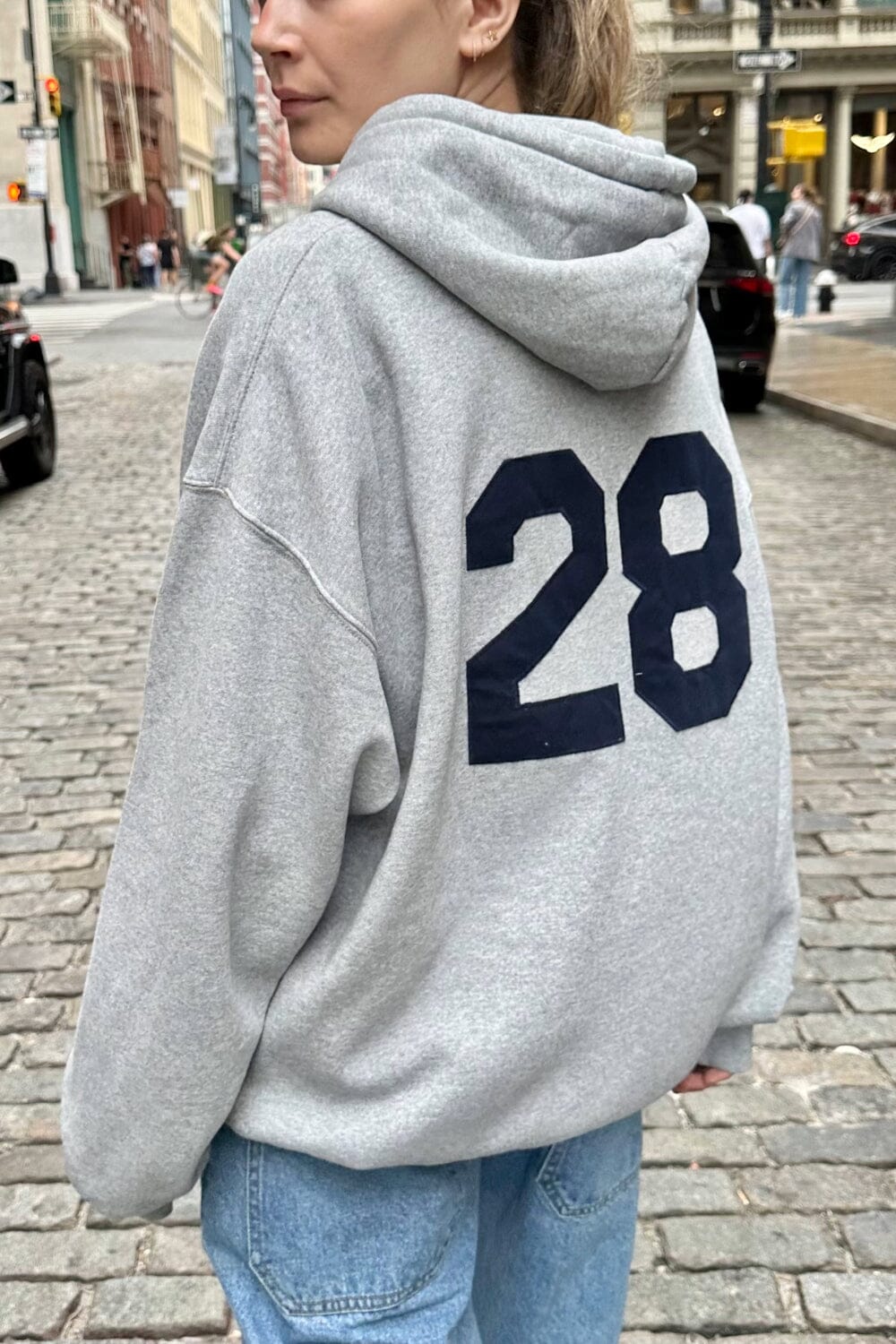 Grey / Oversized Fit