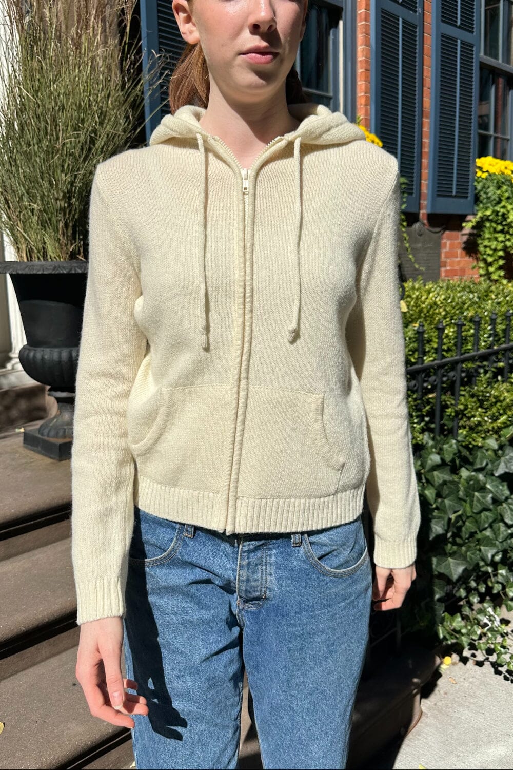 Cream / Regular Fit