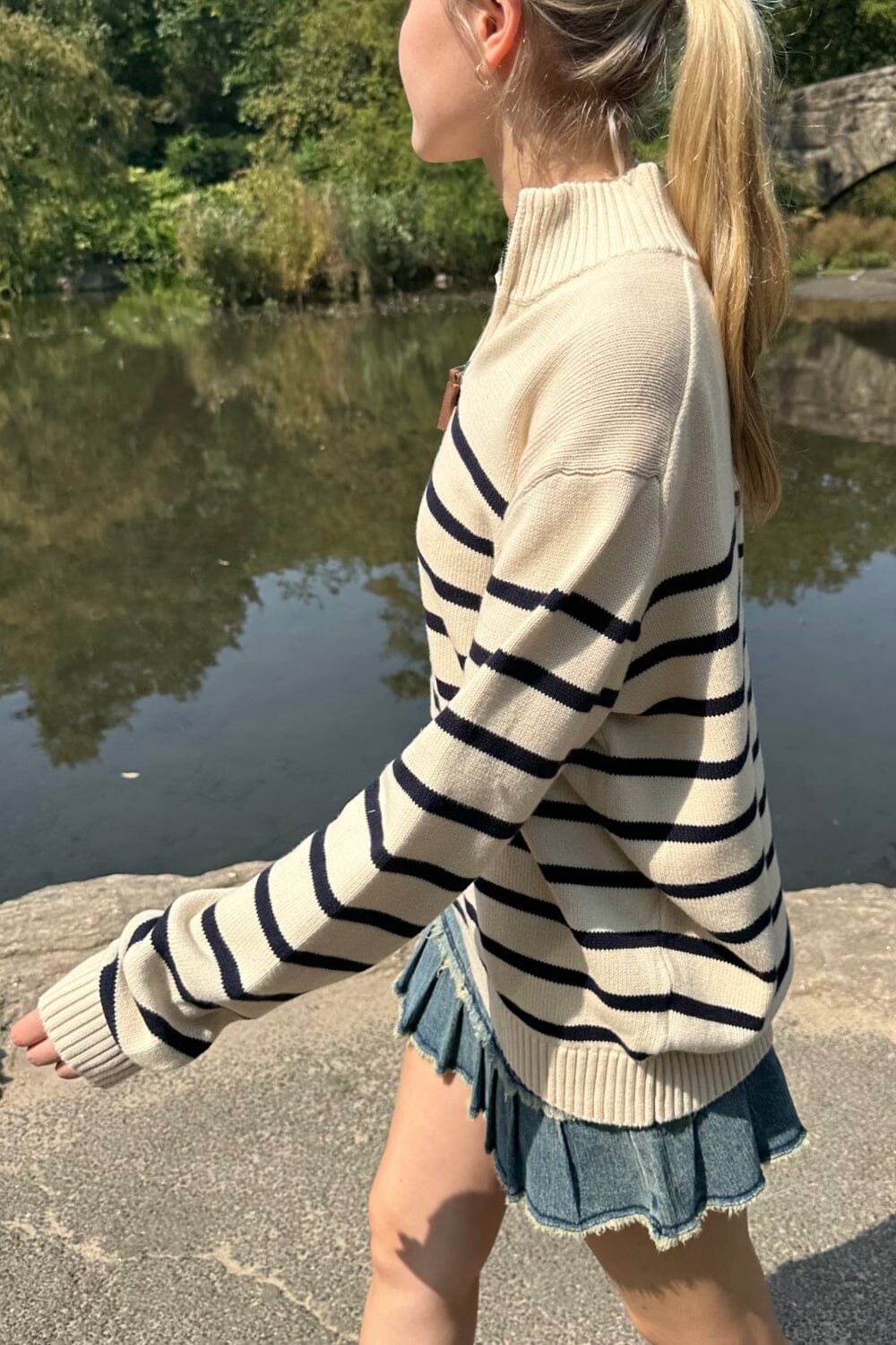 White With Thin Navy Stripes / Oversized Fit