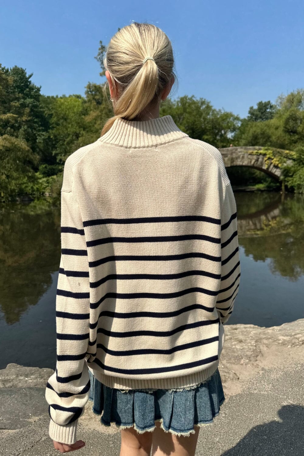 White With Thin Navy Stripes / Oversized Fit