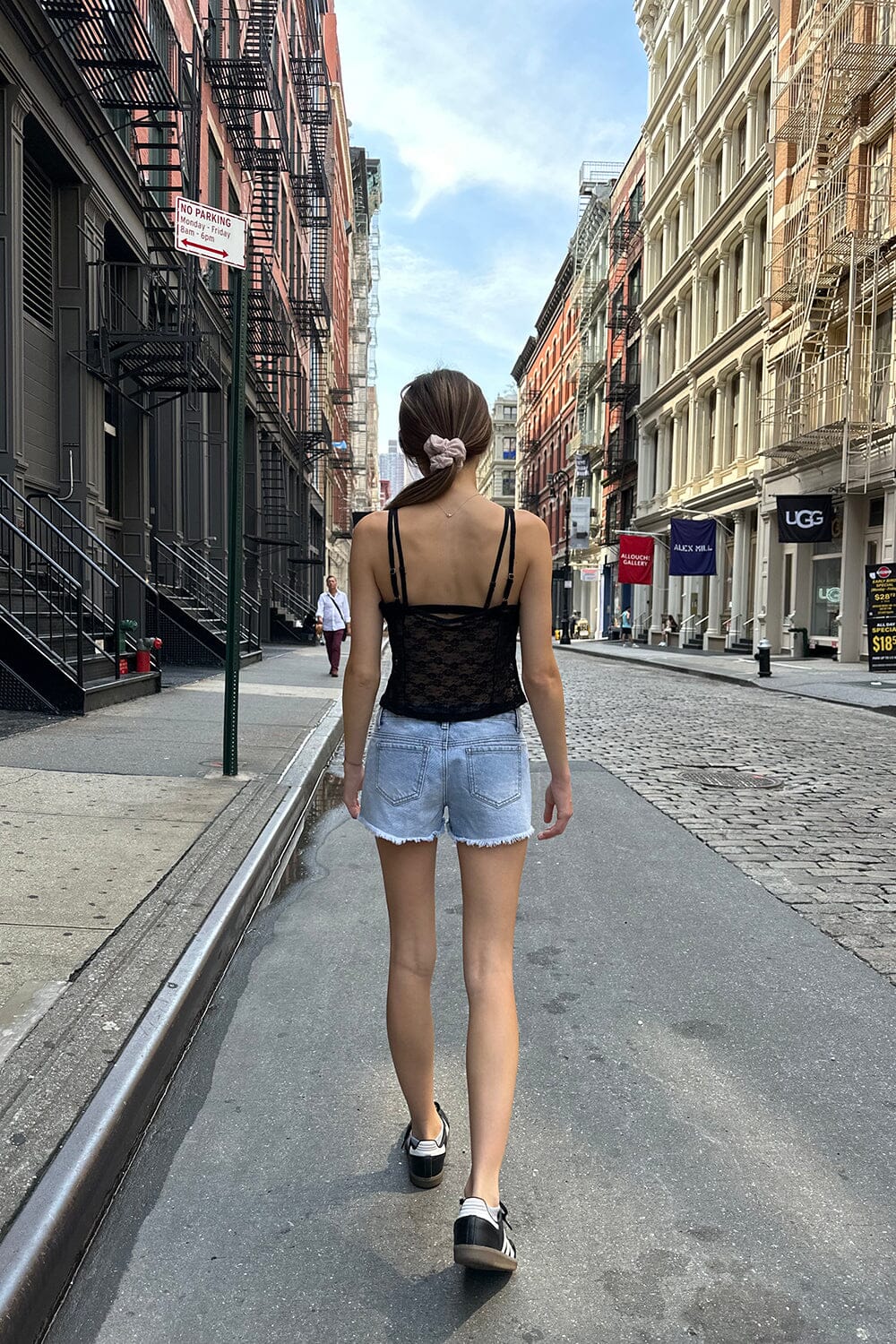 Black / Cropped Fit