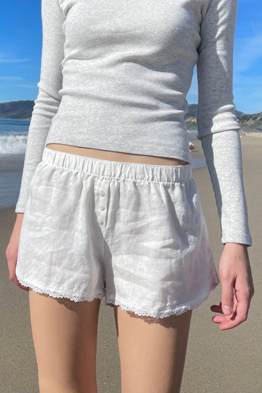 Brandy Melville White Ribbed Zelly Top worn by Finn (Olivia Rouyre) as seen  in American Horror Stories (S02E08)