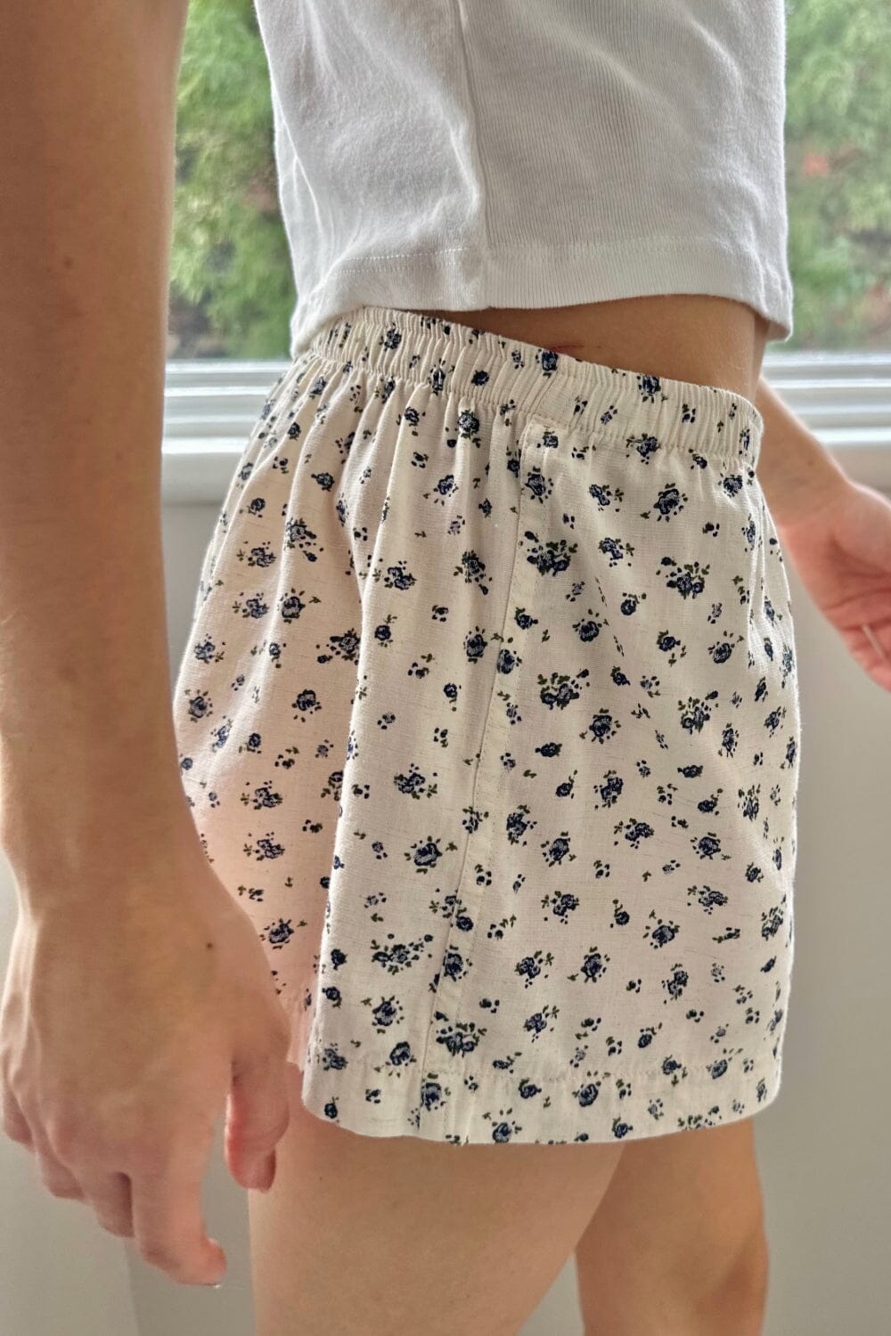 White with Navy Flowers / XS/S