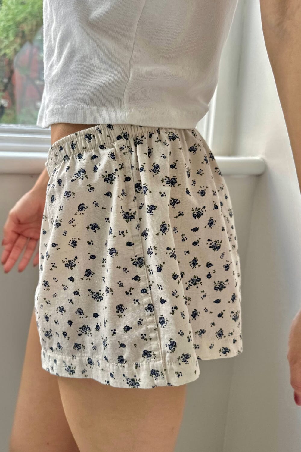 White with Navy Flowers / XS/S