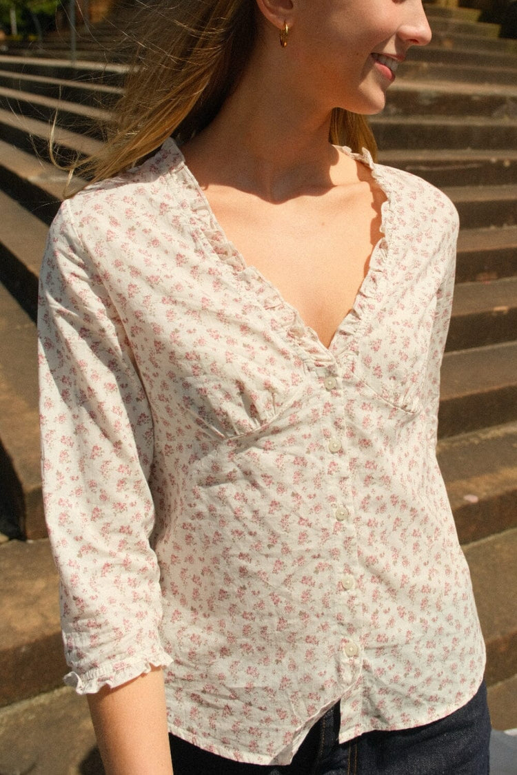 Rafaela Florals Top | White with a Bouquet of Roses / XS/S