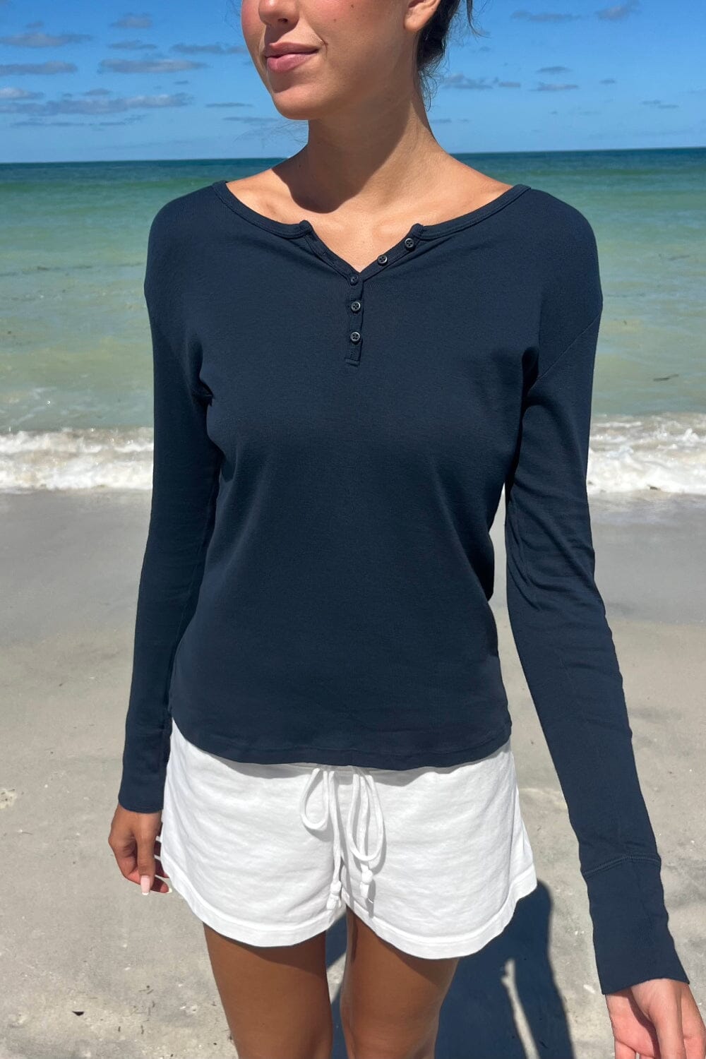 Brandy Melville USA - Callan Long Sleeve Top | Pacific City Brandy Melville USA - Callan Long Sleeve Top | Pacific City