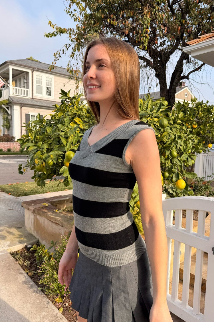 Amira Stripes Top | Dark Grey and Black Stripes / XS/S