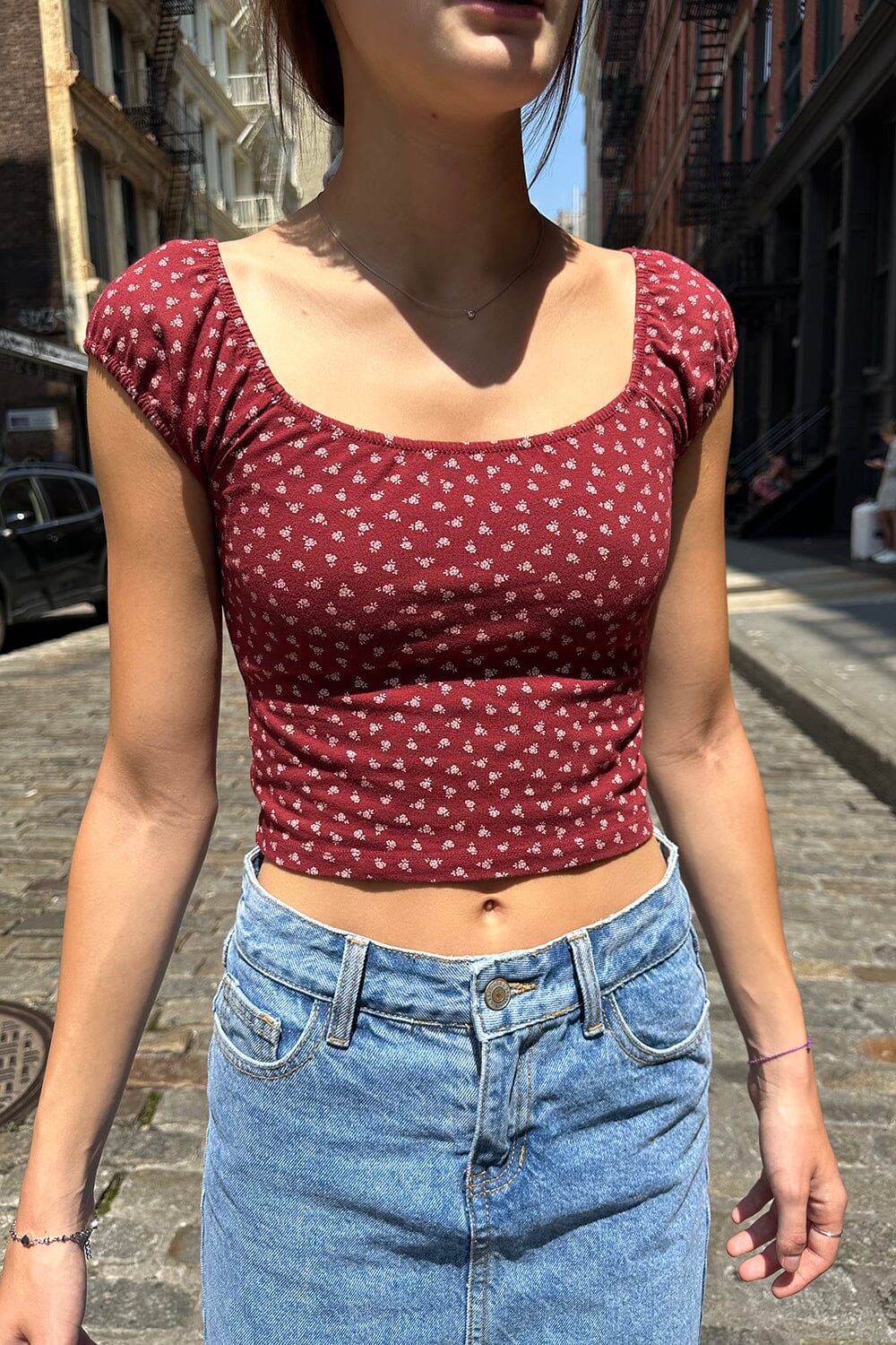 Burgundy Flowers / Cropped Fit