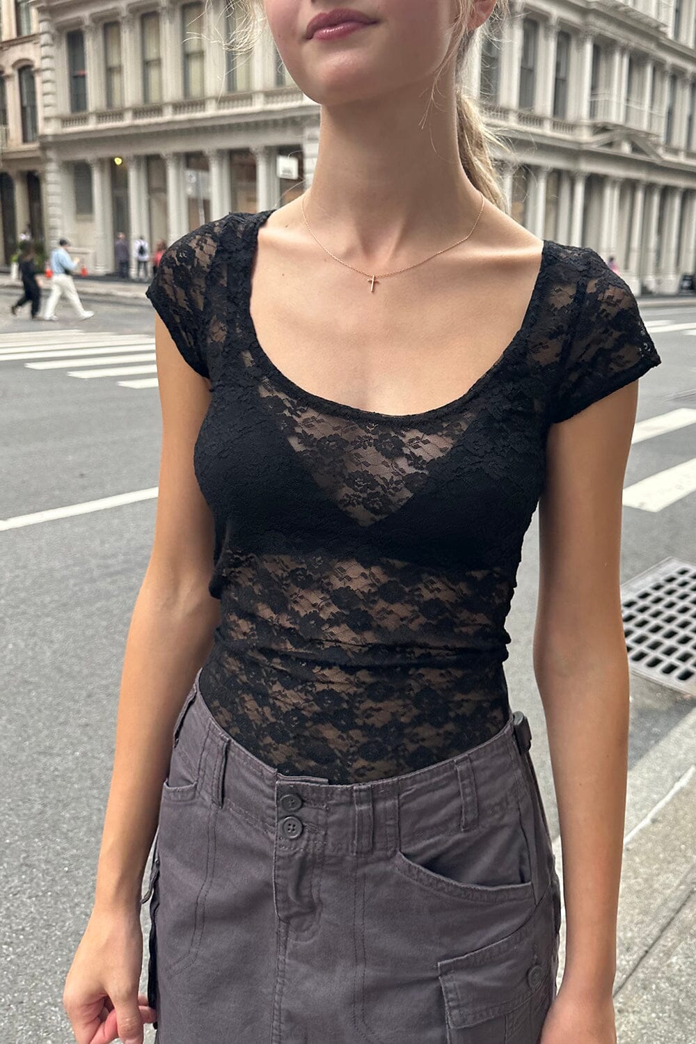 Pretty lace top - black