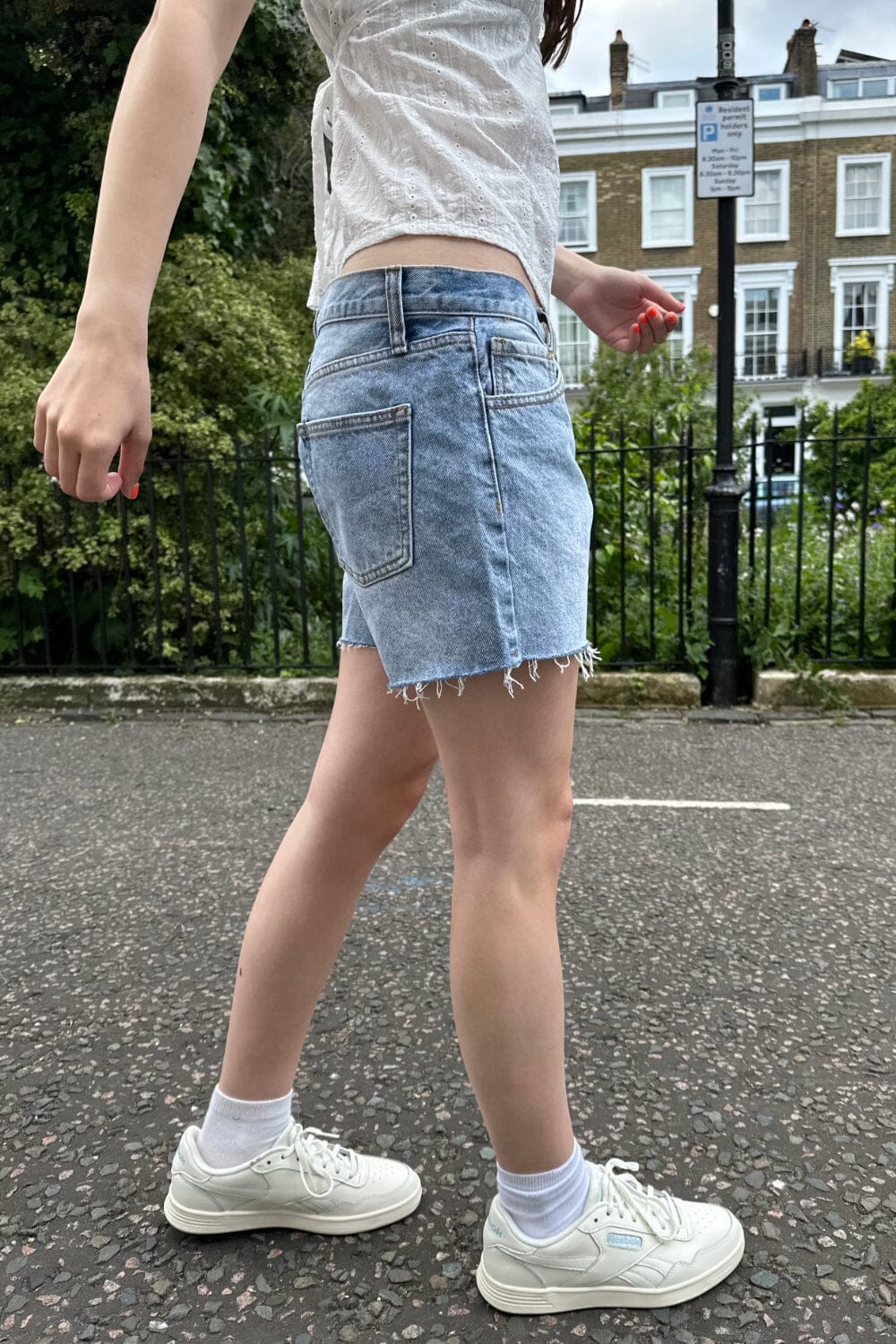 Molly Denim Shorts | Light Wash / S/M