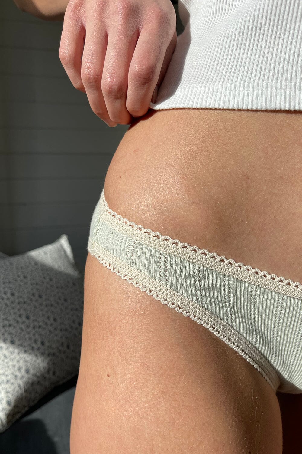 Stripe Scallop Bow Underwear – Brandy Melville
