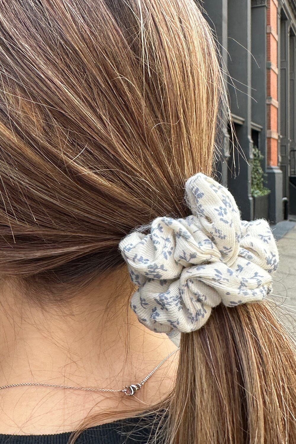 Ivory With Light Blue Daisy Floral