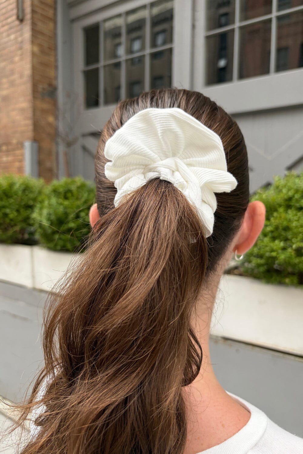 Ribbed Scrunchie | White