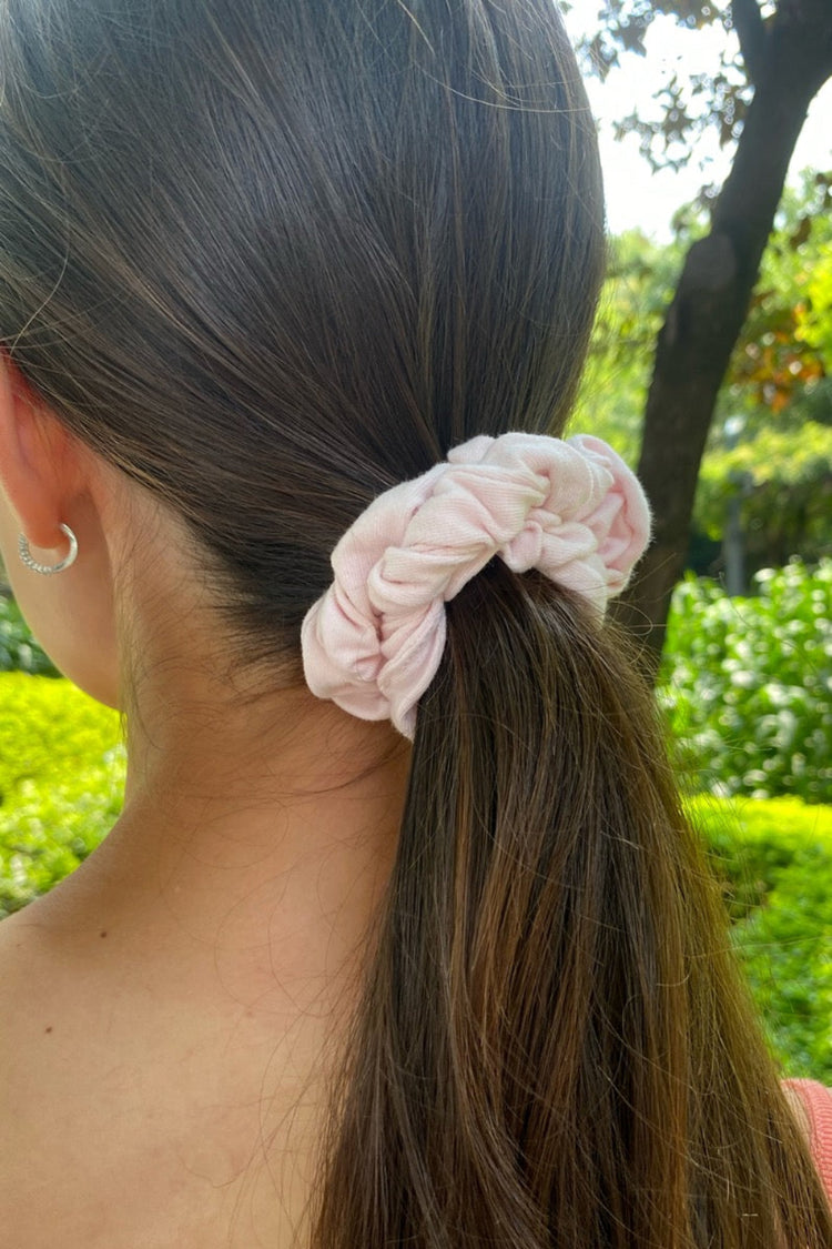 Basic Scrunchie | Light Pink