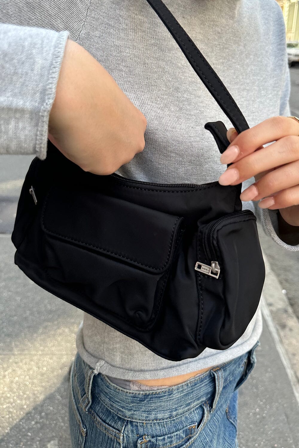 VÄRLDENS crossbody bag, black, 17x5x20 cm/2 l (6 ¾x2x7 ¾