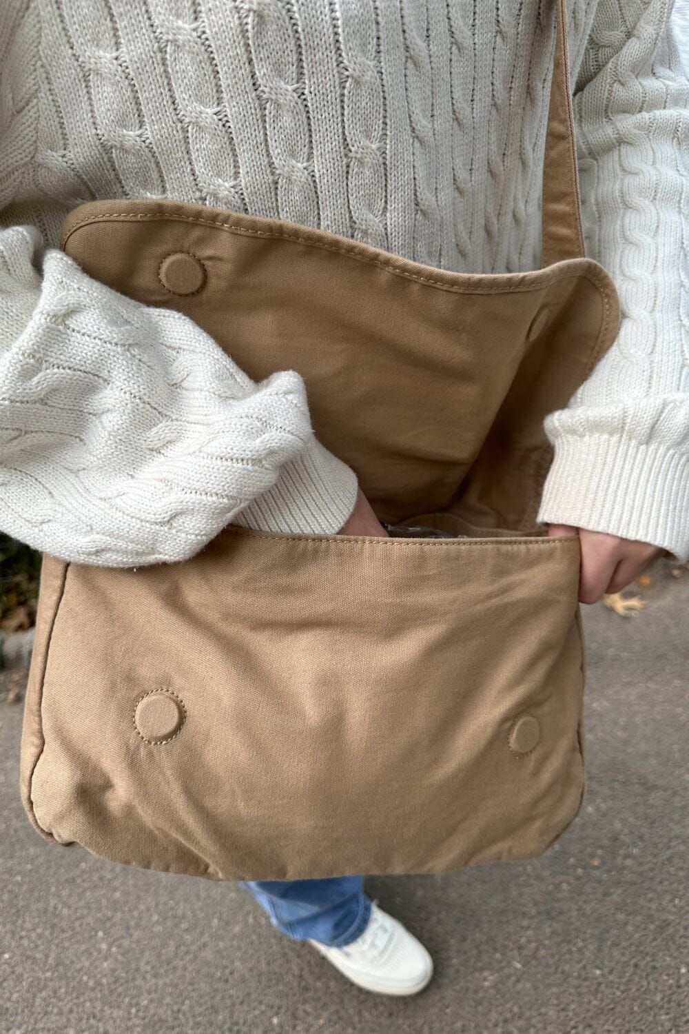 Brandy Melville, Bags, Brandy Melville Canvas Messenger Bag