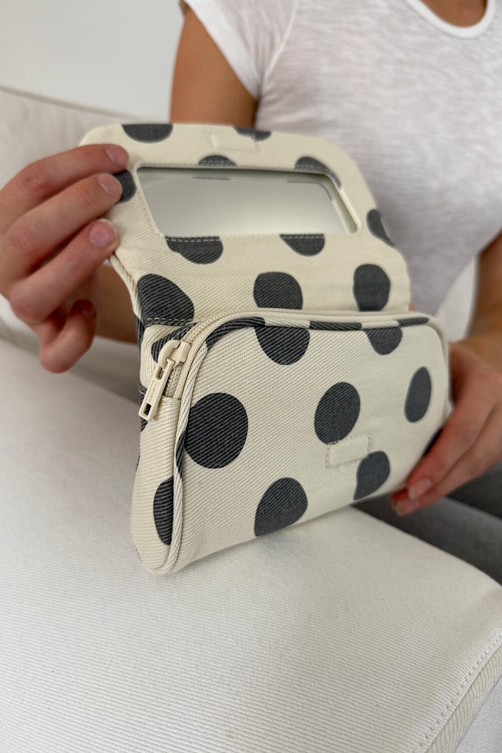 Polka Dots Makeup Bag – Brandy Melville Polka Dots Makeup Bag – Brandy Melville