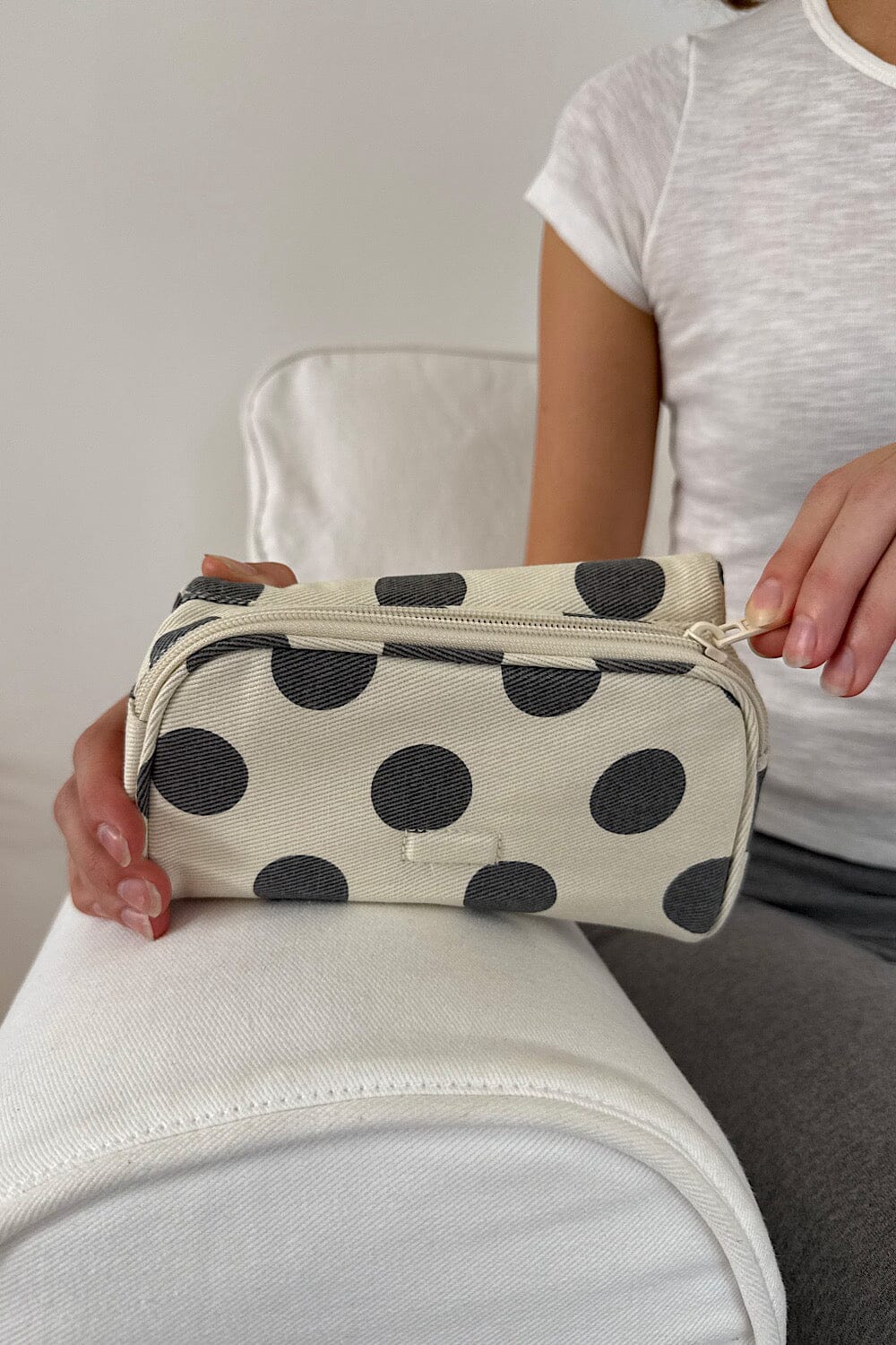 Polka Dots Makeup Bag – Brandy Melville Polka Dots Makeup Bag – Brandy Melville