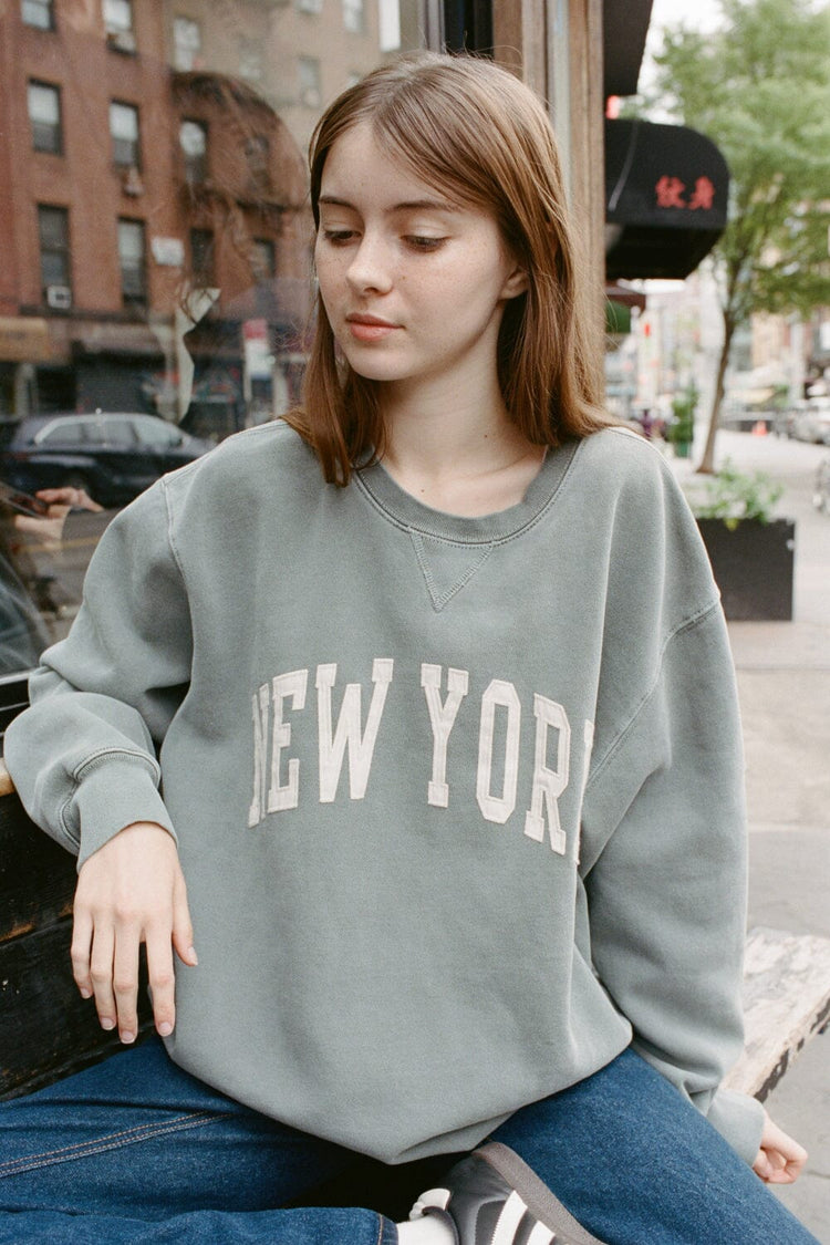 Erica New York Sweatshirt | Sage Green / Oversized Fit