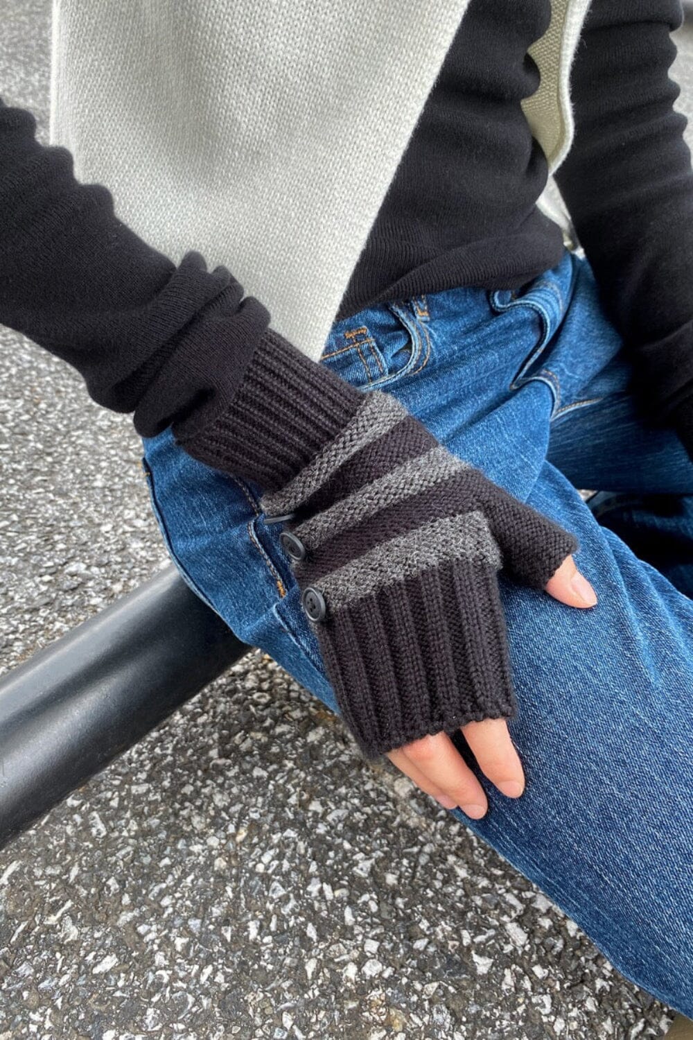 Fingerless Wool Striped Gloves | Dark Grey Black Stripe