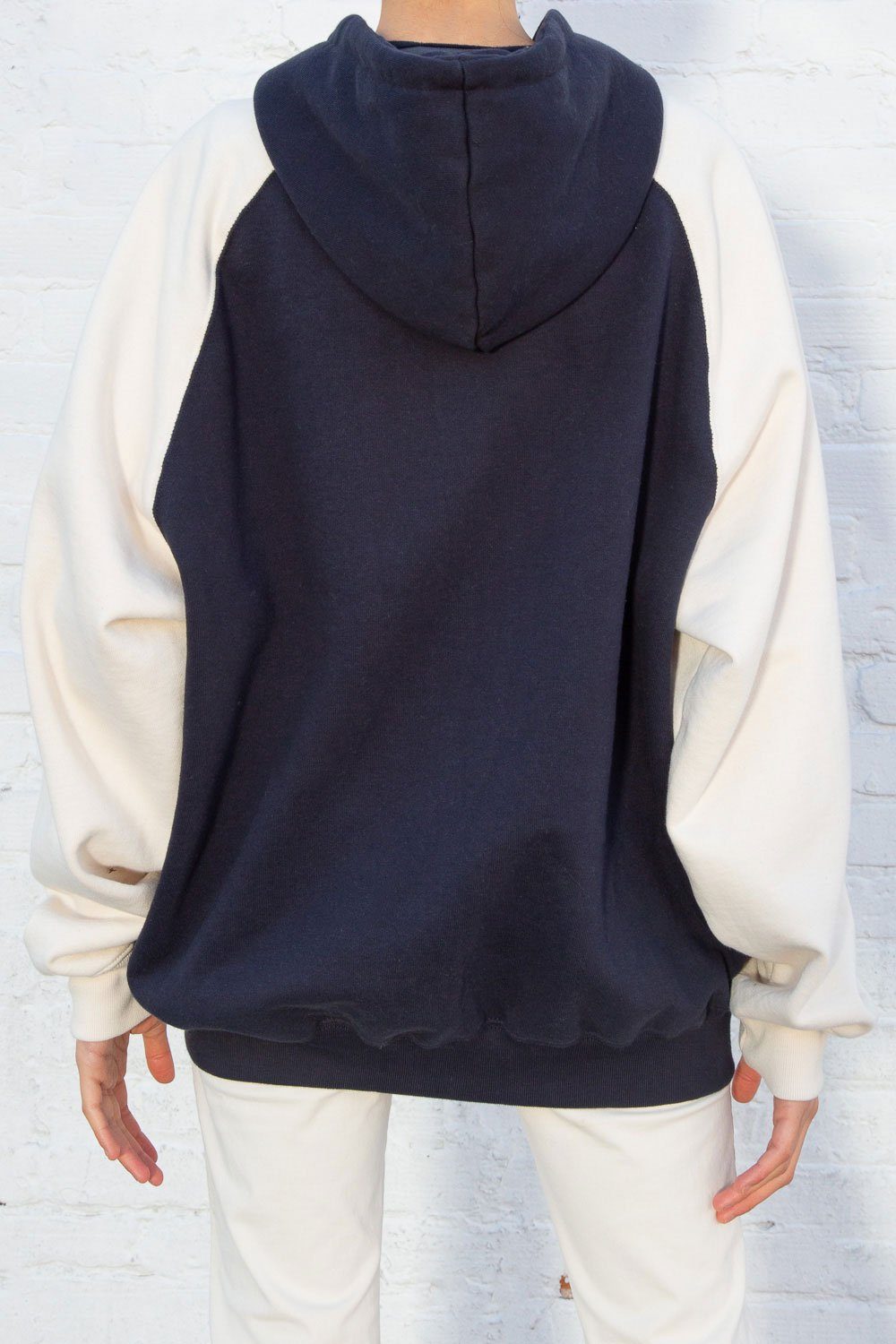 Ivory And Navy Blue / Oversized Fit