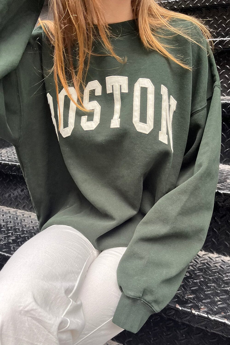 Erica Boston Sweatshirt | Dark Green / Oversized Fit