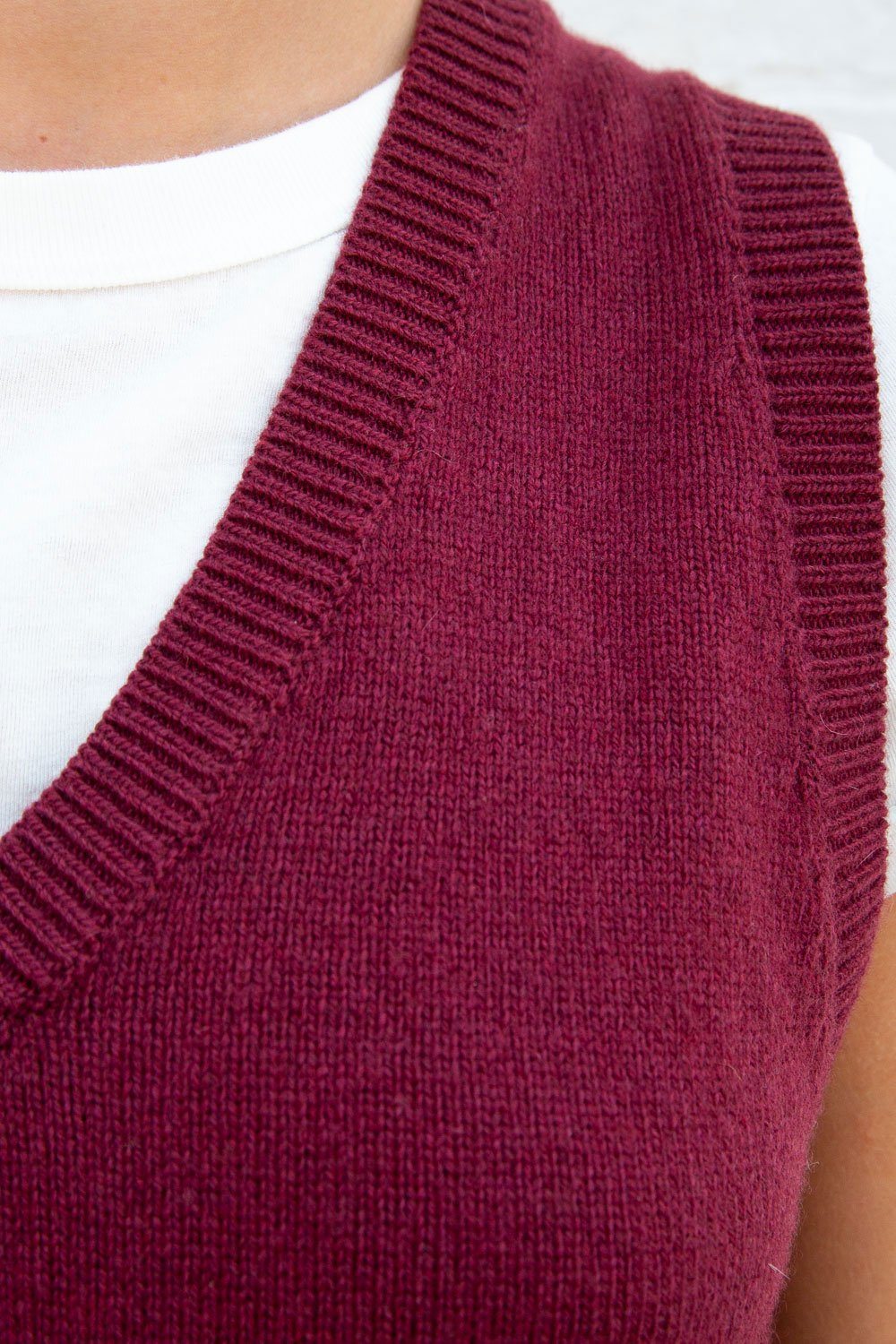 Mia Wool Sweater Vest | Burgundy / S