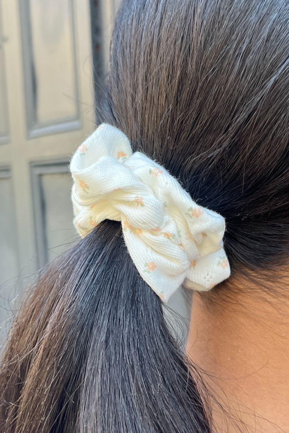 Ivory With Pink Daisy Floral