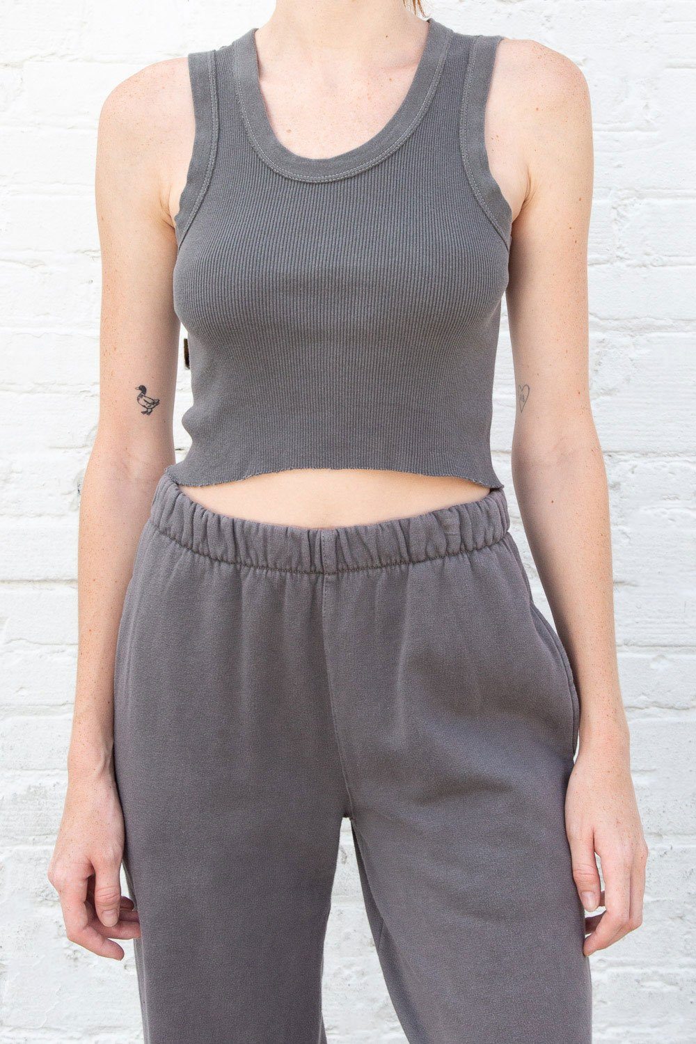 Brandy Melville USA Connor Tank  Want to Dress Up Like Kylie