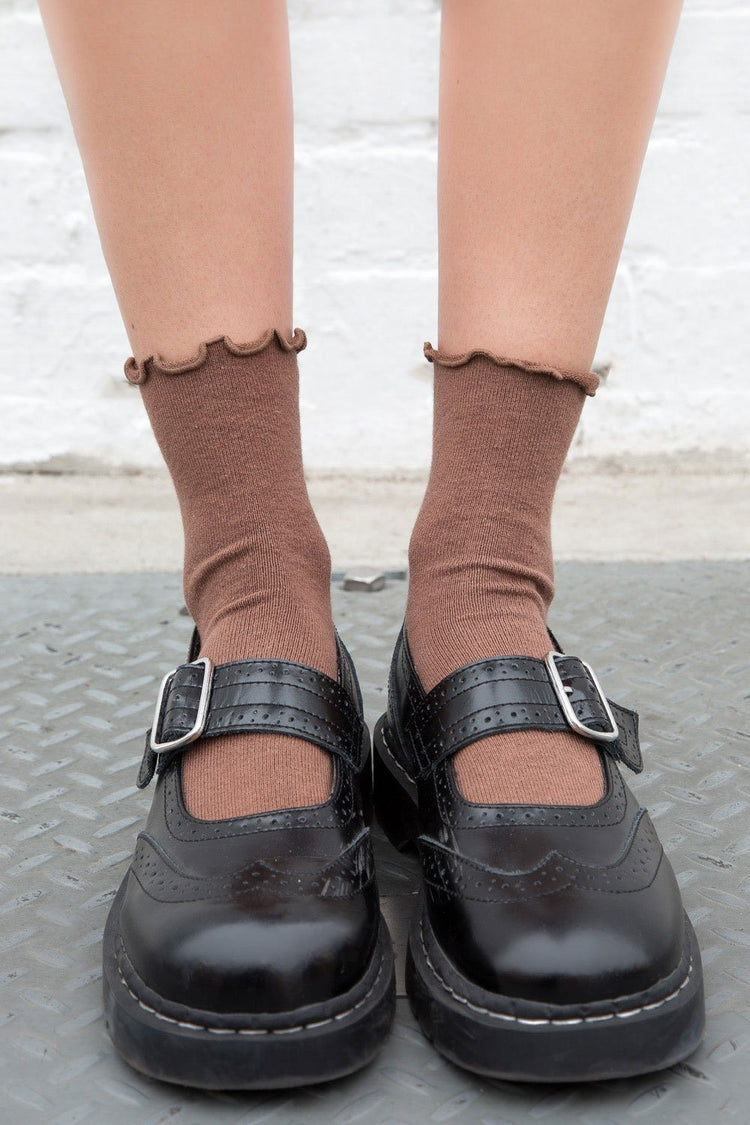 Ruffle Socks | Brown